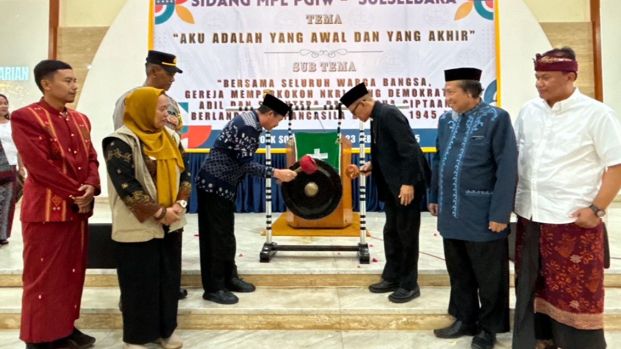 Kakankemenag Lutim Ajak PGWI dukung Asta Aksi Kemenag Sulsel saat Buka Sidang MPL PGIW Sulselbara di Gereja Pouk Sorowako