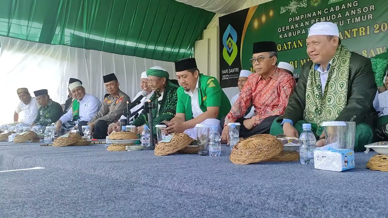 SPEKTAKULER RATUSAN SANTRI LUTIM LAKUKAN KIRAB GEMPARKAN TOMONI | DATANGKAN PUANG MAKKA
